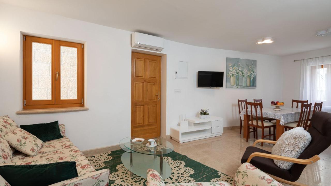 Luxury Stone Villa Nevija 2022 Milna  Esterno foto