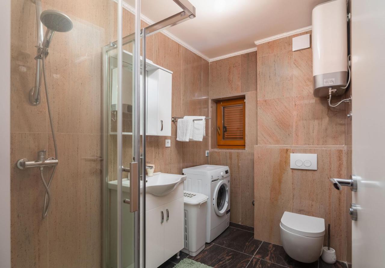 Luxury Stone Villa Nevija 2022 Milna  Esterno foto