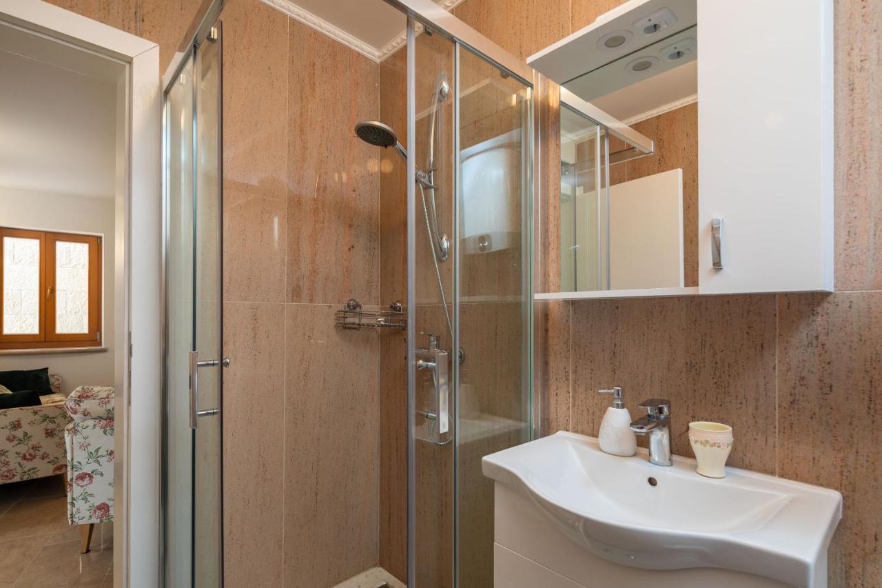 Luxury Stone Villa Nevija 2022 Milna  Esterno foto