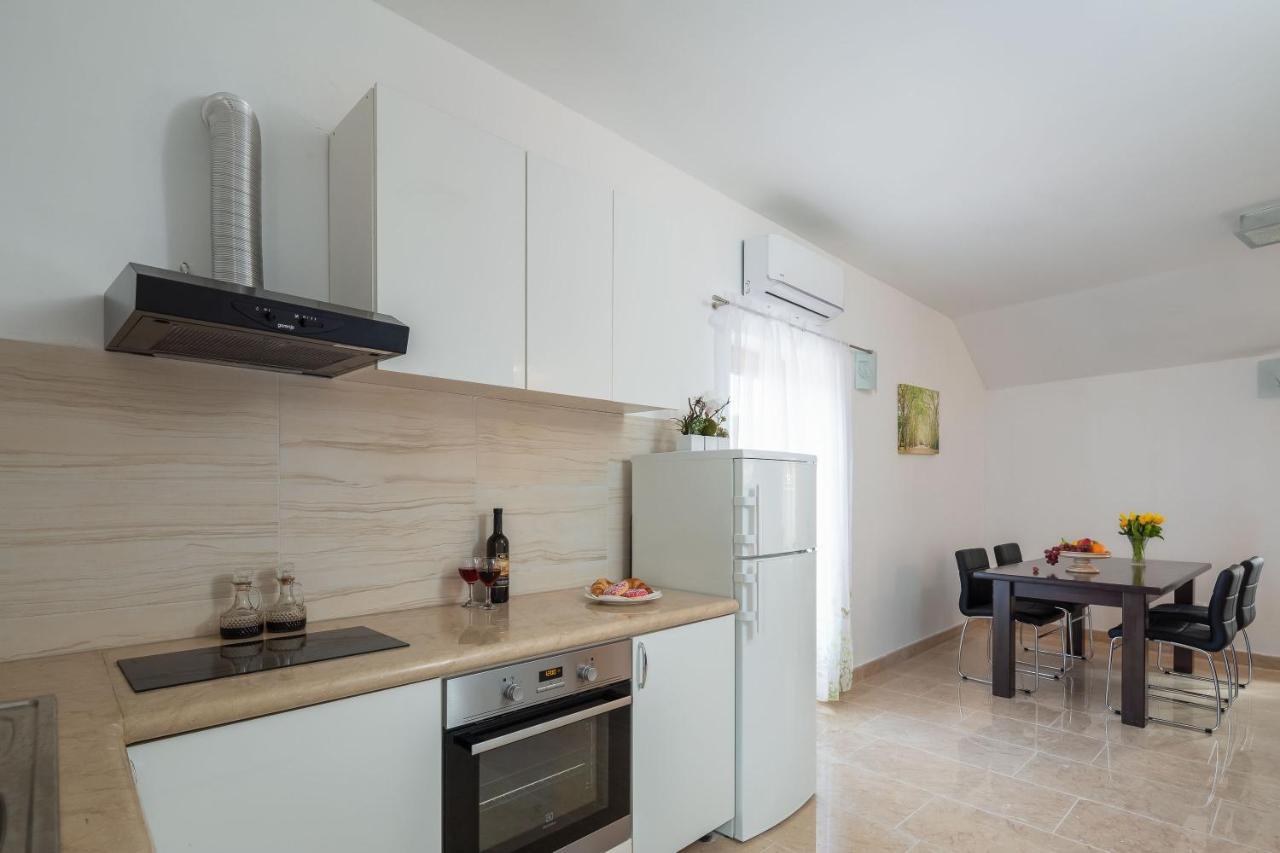 Luxury Stone Villa Nevija 2022 Milna  Esterno foto