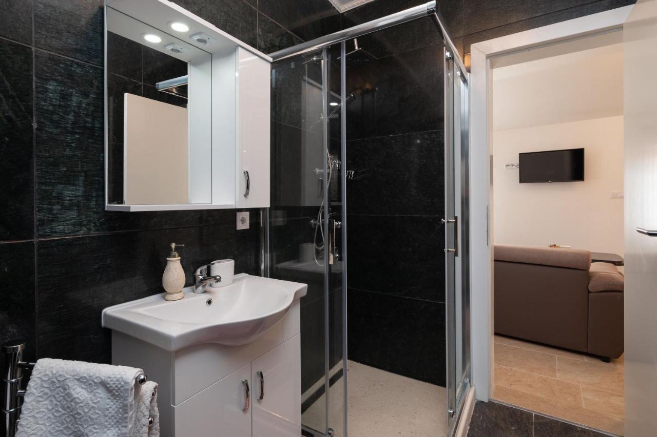 Luxury Stone Villa Nevija 2022 Milna  Esterno foto