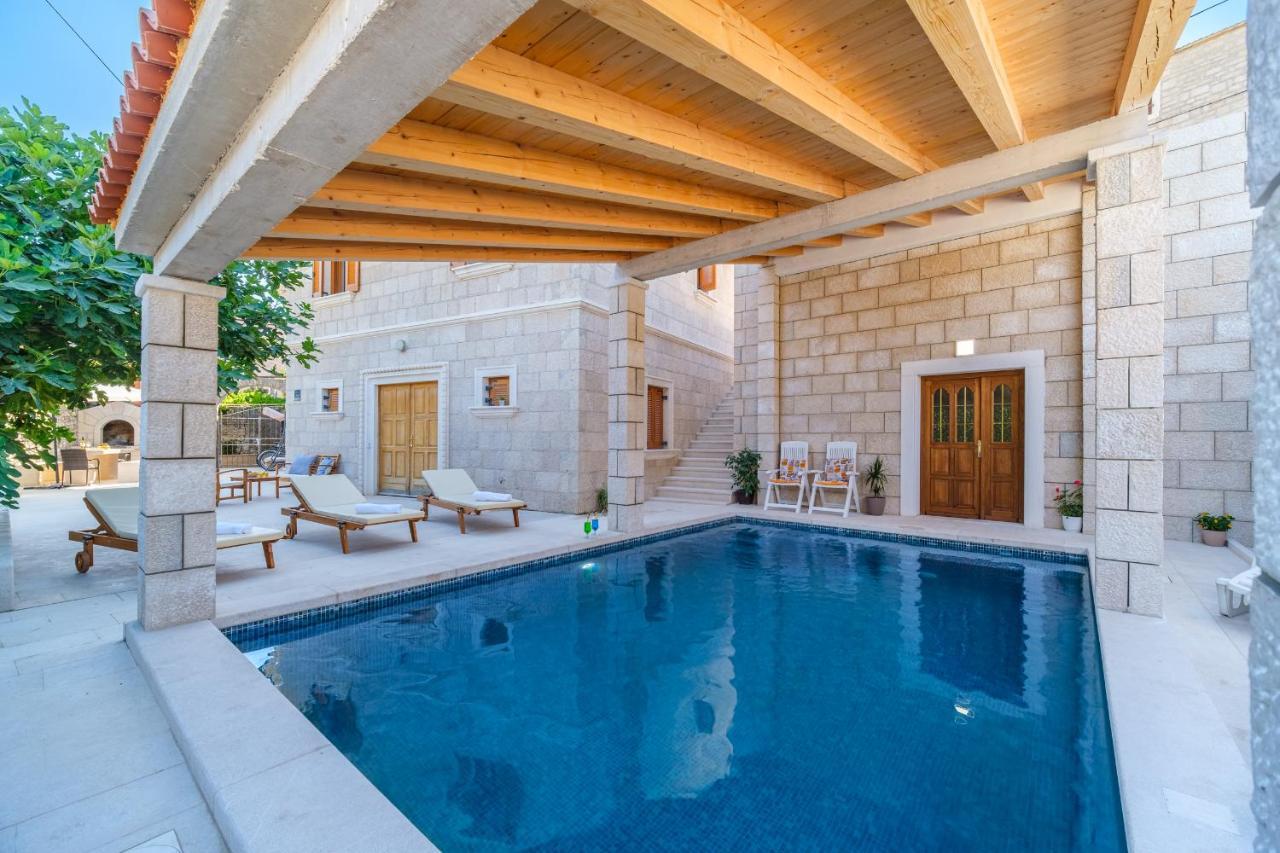 Luxury Stone Villa Nevija 2022 Milna  Esterno foto