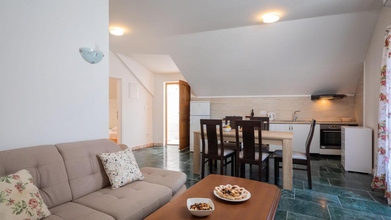 Luxury Stone Villa Nevija 2022 Milna  Camera foto