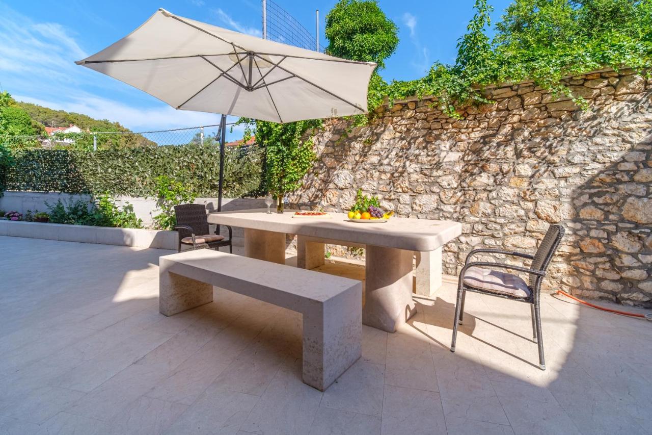 Luxury Stone Villa Nevija 2022 Milna  Esterno foto