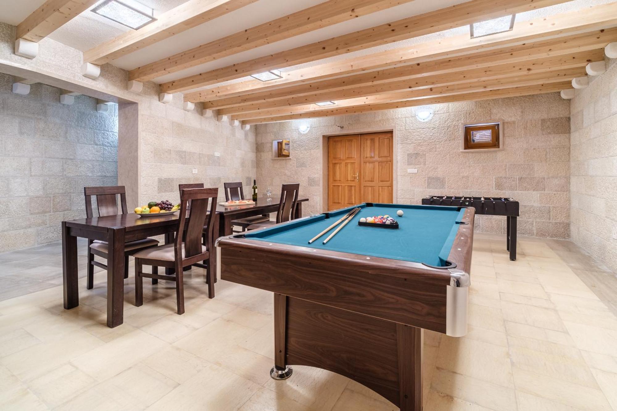 Luxury Stone Villa Nevija 2022 Milna  Esterno foto