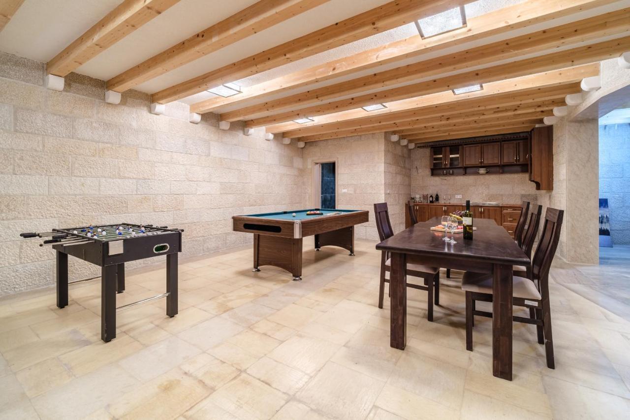 Luxury Stone Villa Nevija 2022 Milna  Esterno foto